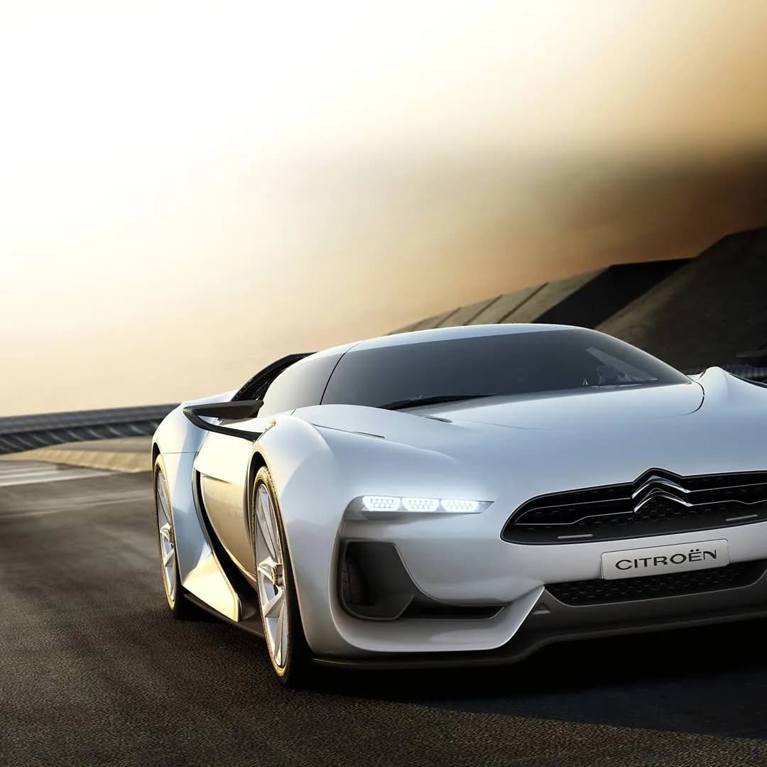 История Citroen: французский характер и смелые решения
