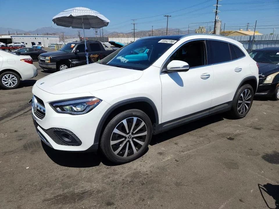 MERCEDES-BENZ GLA 250 — фото 1