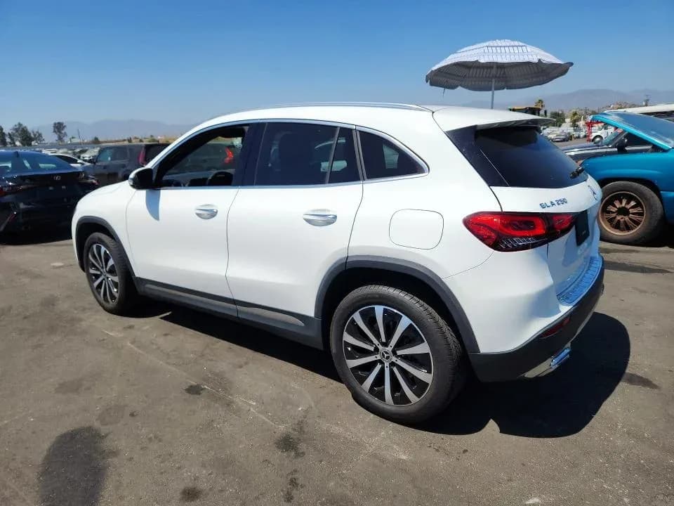 MERCEDES-BENZ GLA 250 — фото 2