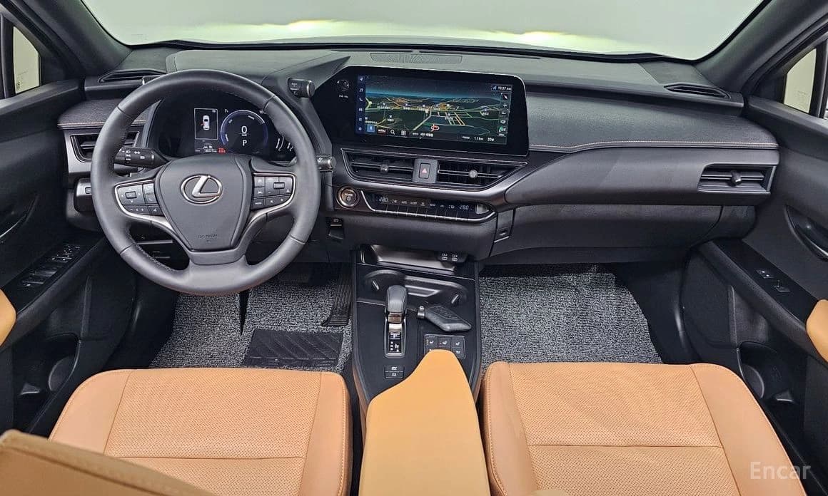 Lexus UX300h 2.0 2WD — фото 5