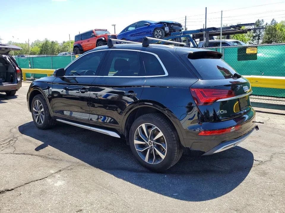 AUDI Q5 Premium Plus — фото 2
