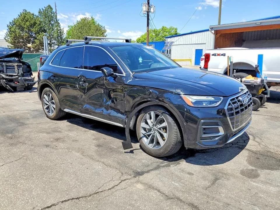 AUDI Q5 Premium Plus — фото 4