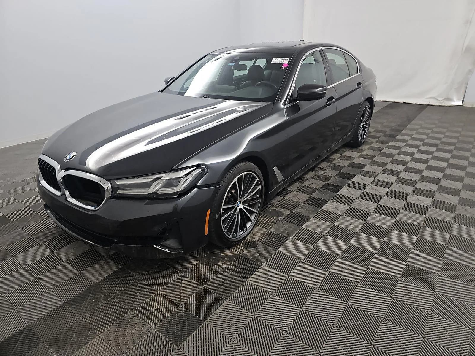 BMW 5 Series 530i — фото 1
