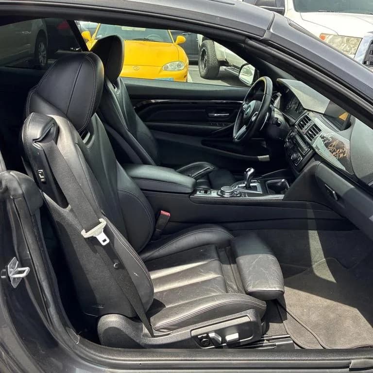 BMW M4 Base