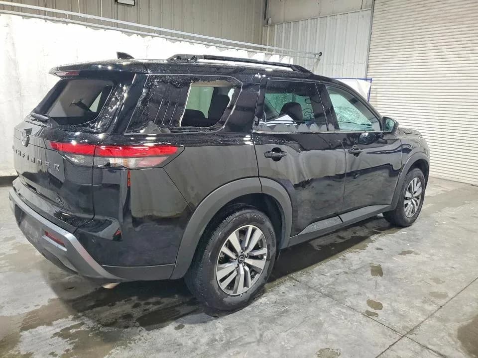 NISSAN PATHFINDER Sl — фото 3