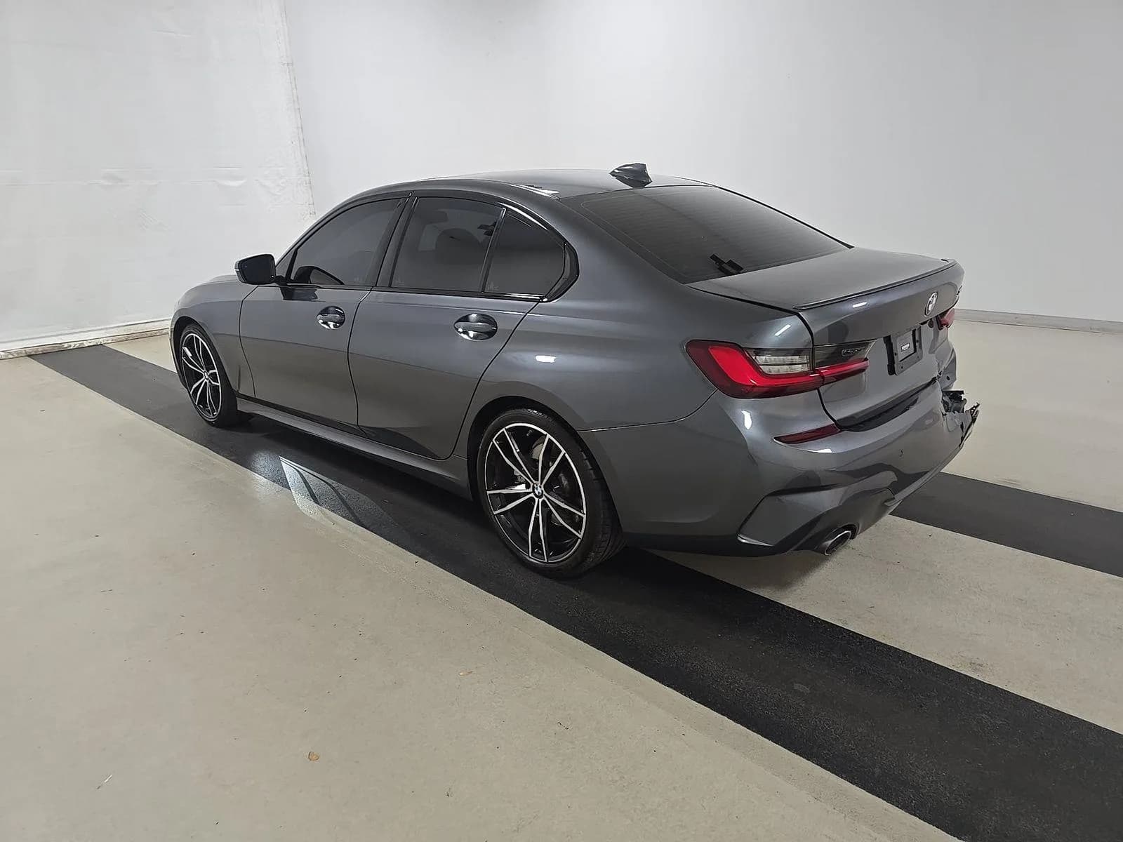 BMW 3 Series 330i