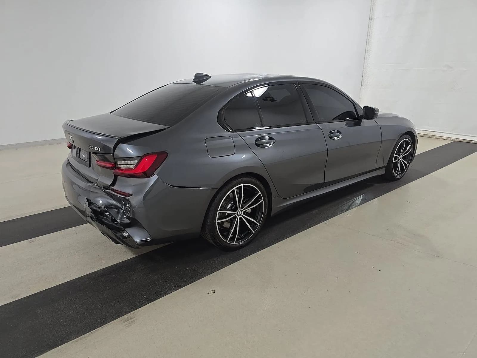 BMW 3 Series 330i