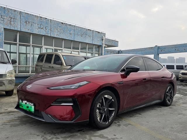 Geely Galaxy E8 2WD Dragon Edition — фото 1