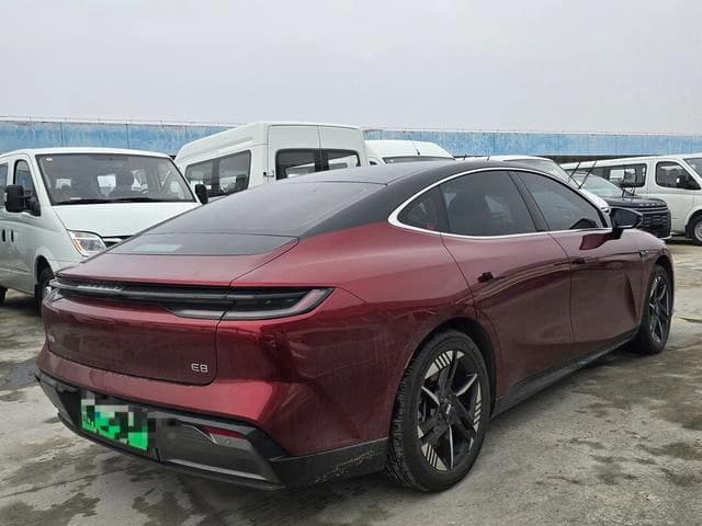 Geely Galaxy E8 2WD Dragon Edition — фото 4