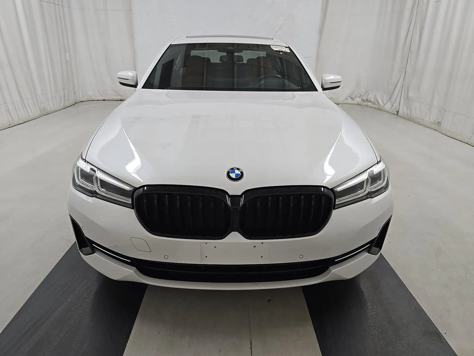 BMW 5 Series 530i xDrive — фото 3