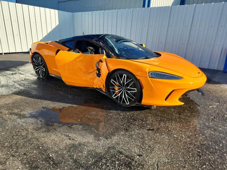 MCLAREN AUTOMOTIVE GT