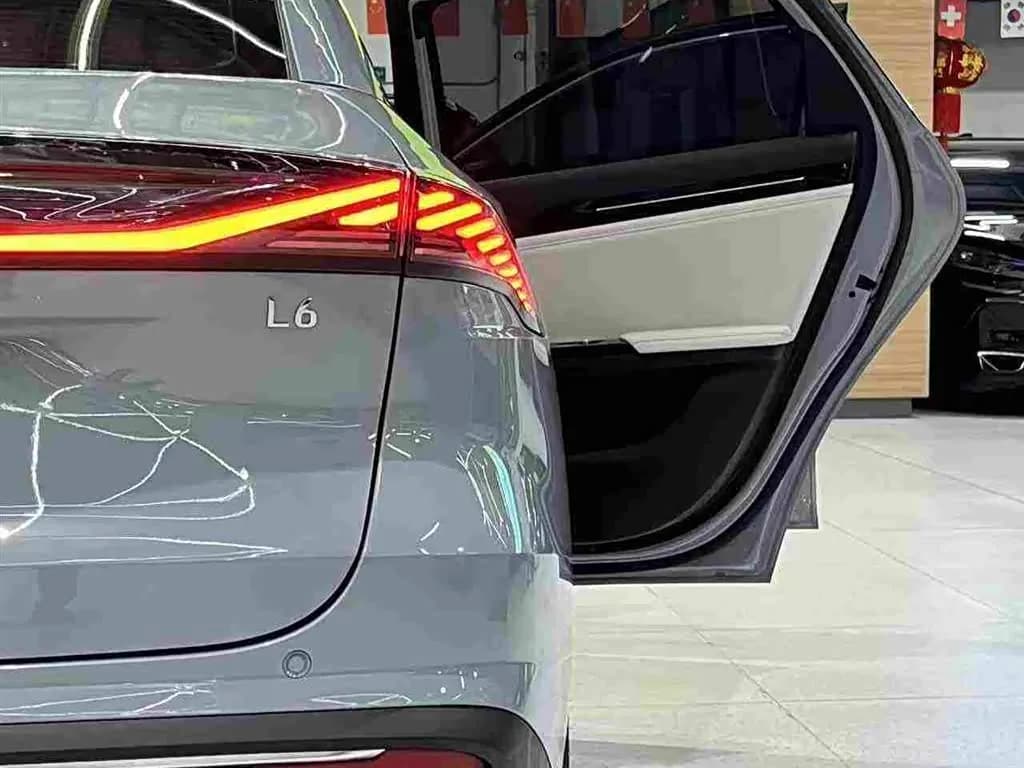 Geely Galaxy L6 125km Starship