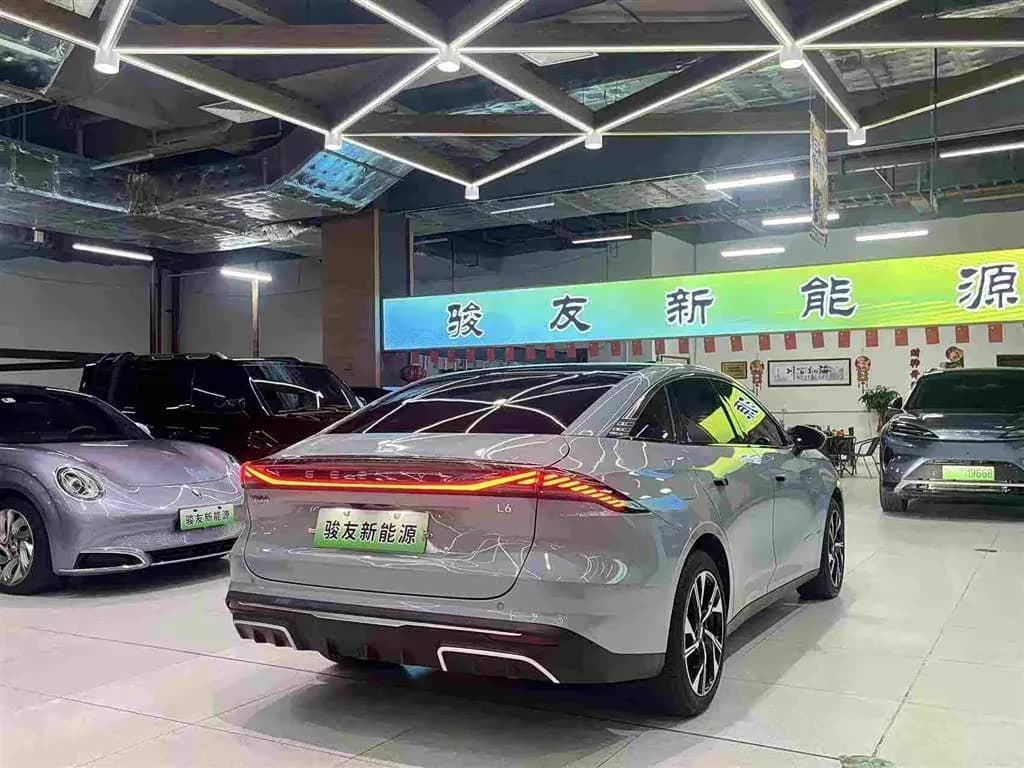 Geely Galaxy L6 125km Starship