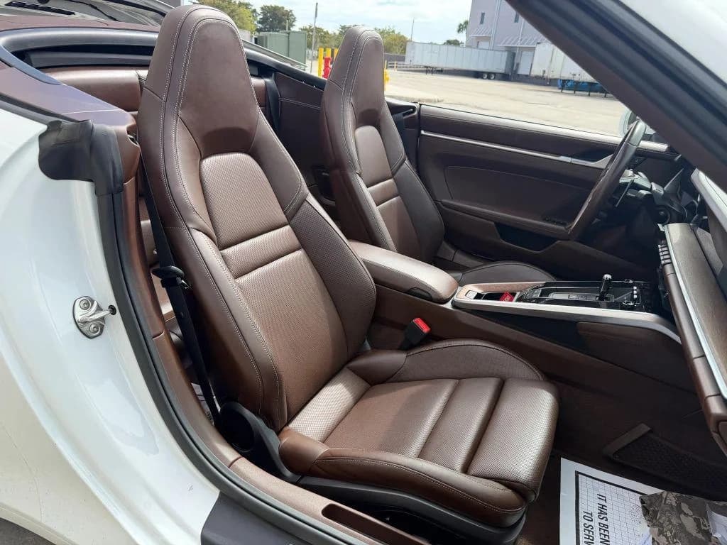 Porsche 911 Carrera