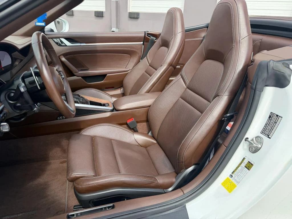 Porsche 911 Carrera
