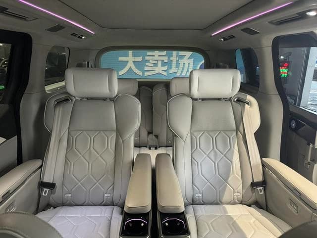 Volvo EM90 Ultra