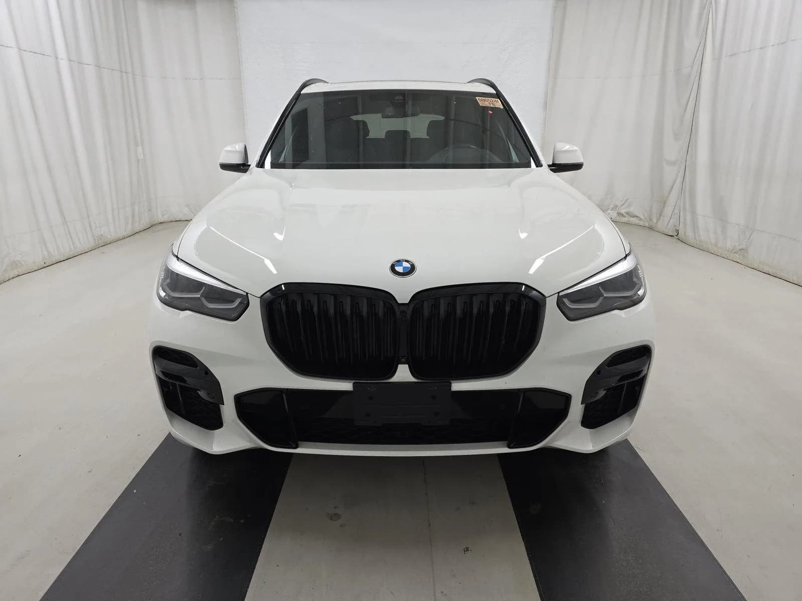 BMW X5 xDrive40i — фото 2
