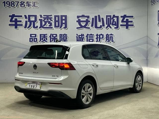 Volkswagen Golf 200TSI DSG Pro