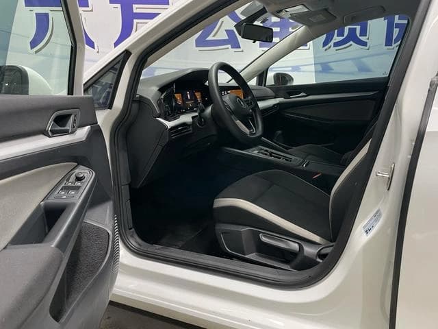 Volkswagen Golf 200TSI DSG Pro
