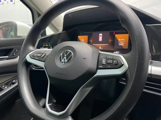 Volkswagen Golf 200TSI DSG Pro