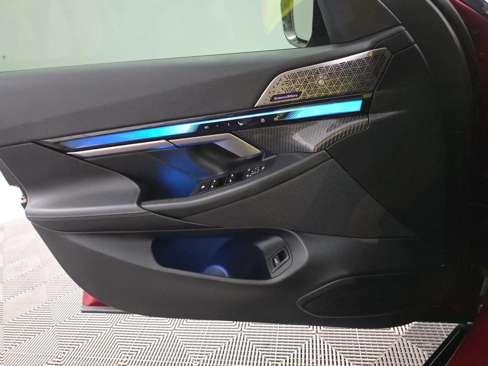 BMW i5 M60