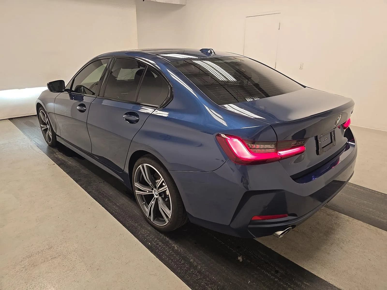 BMW 3 Series 330i