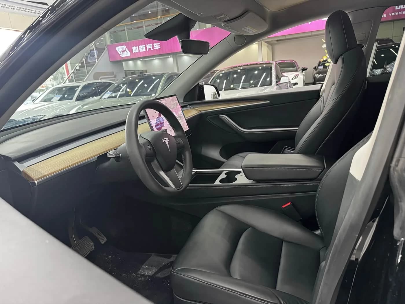 Tesla Y Long Range All-Wheel Drive 3D7
