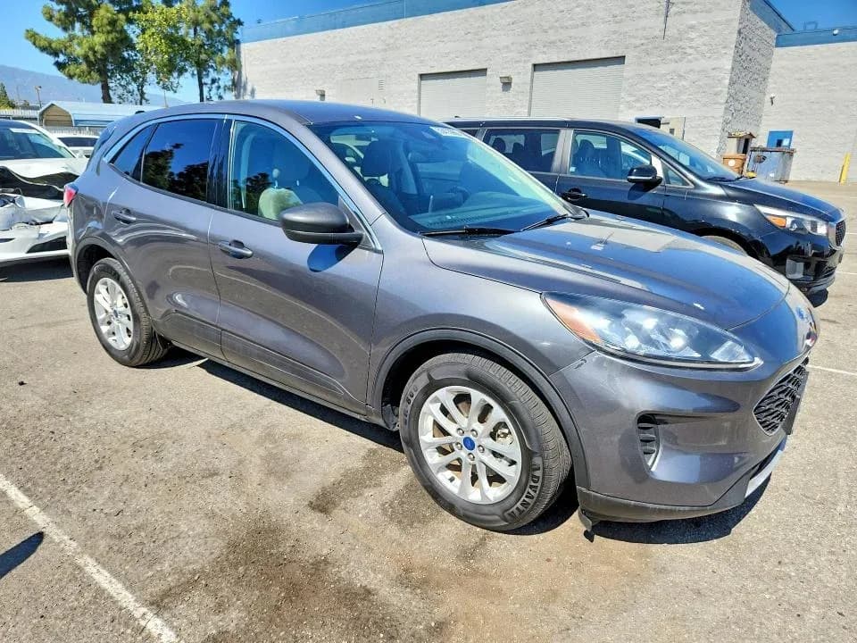 FORD ESCAPE Hybrid Se — фото 4