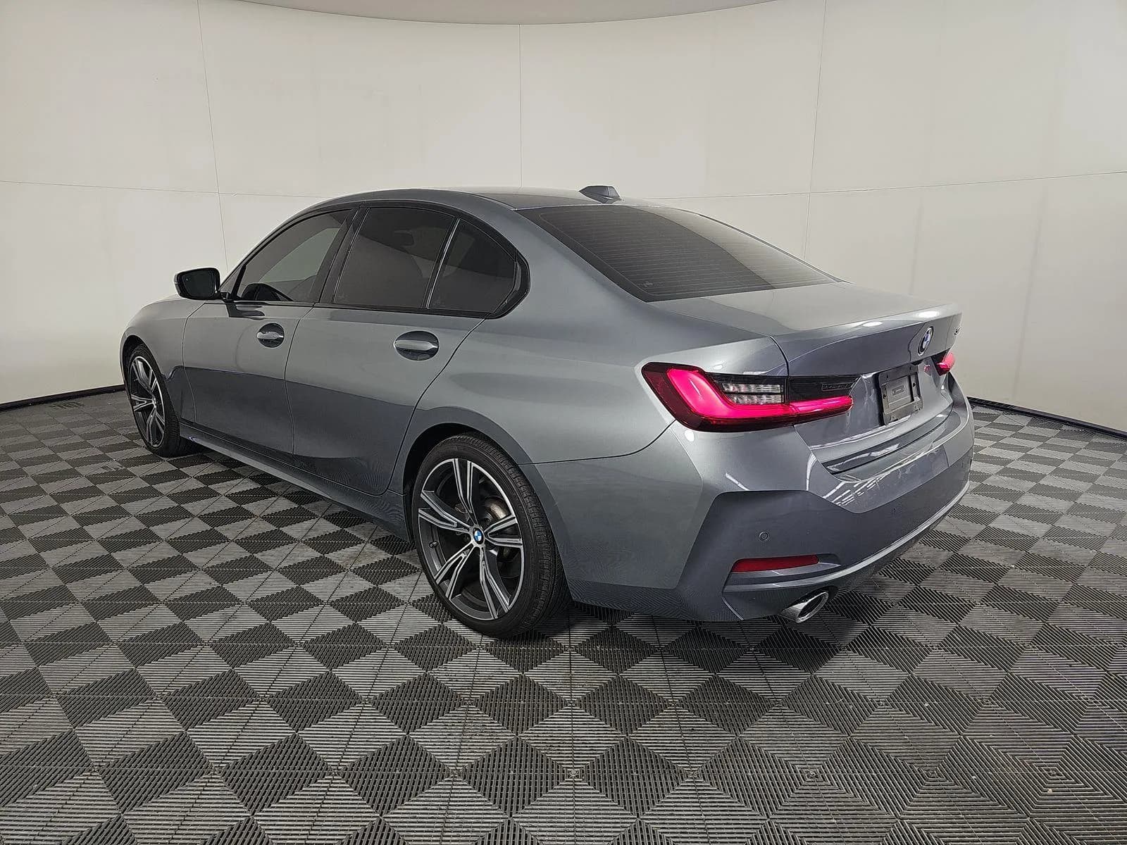 BMW 3 Series 330i