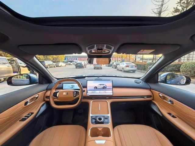 Geely Galaxy Starship 7 EM-i Navigator Edition — фото 4