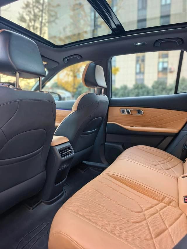 Geely Galaxy Starship 7 EM-i Navigator Edition — фото 5