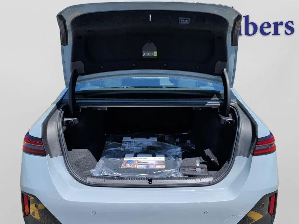 BMW I5