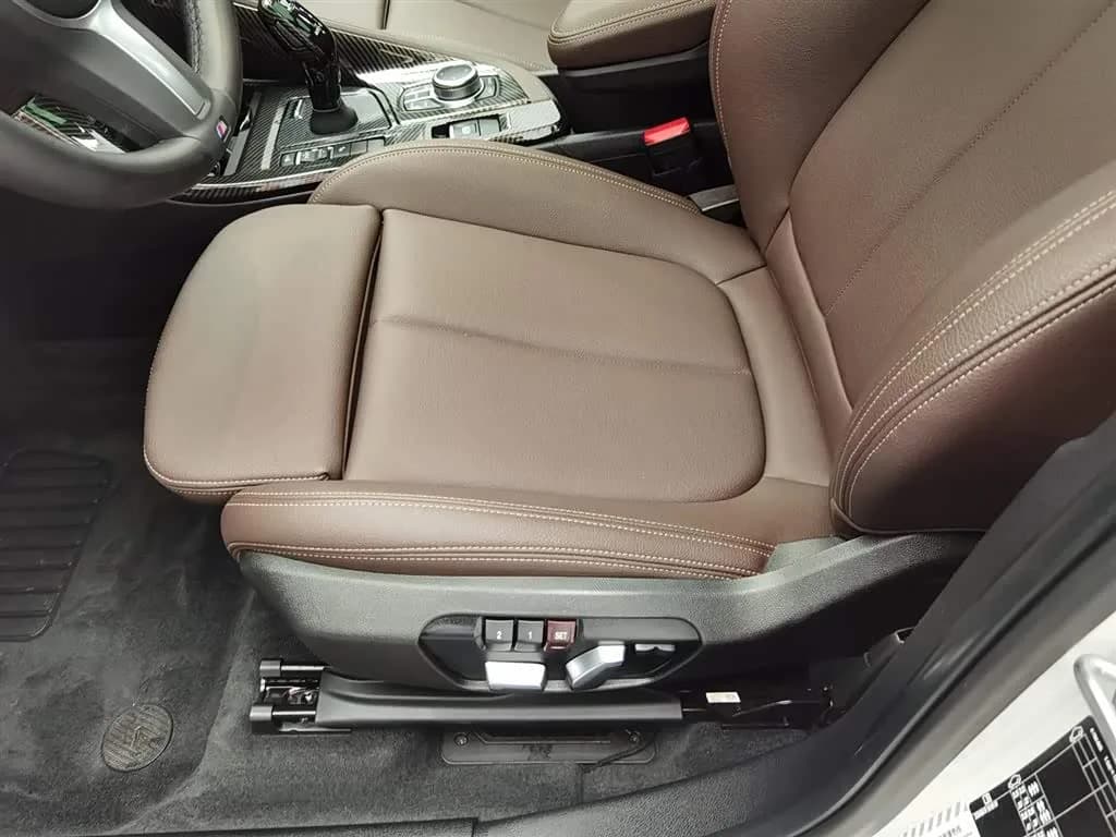 BMW X1 Sdrive25li Leading