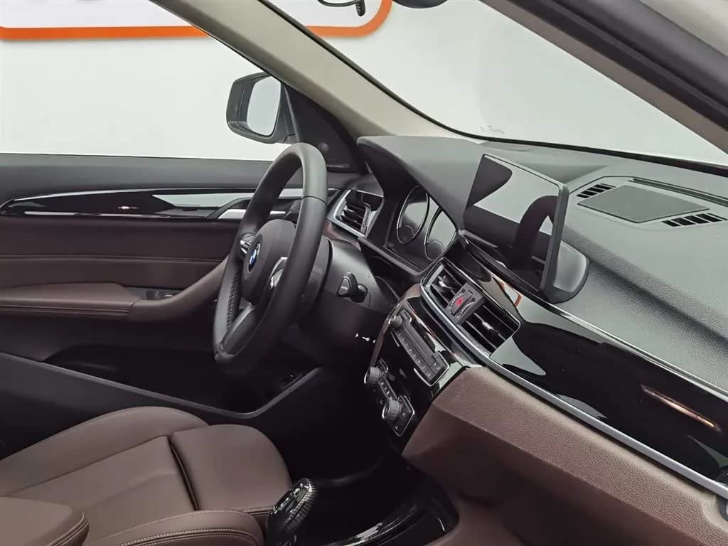 BMW X1 Sdrive25li Leading
