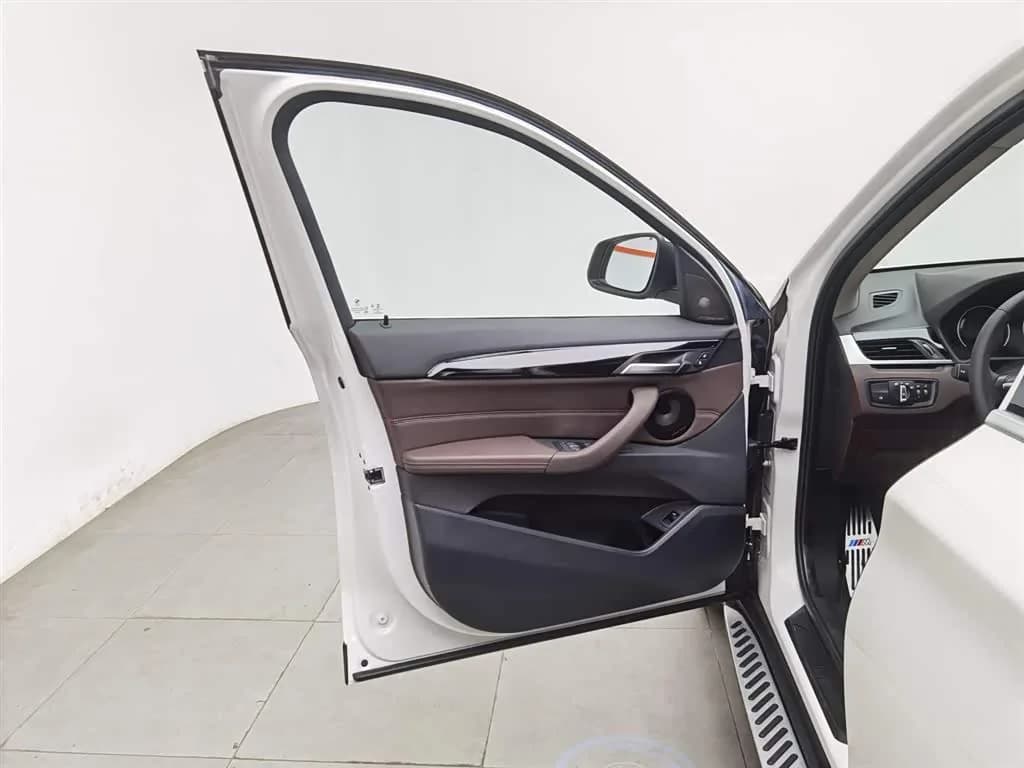 BMW X1 Sdrive25li Leading