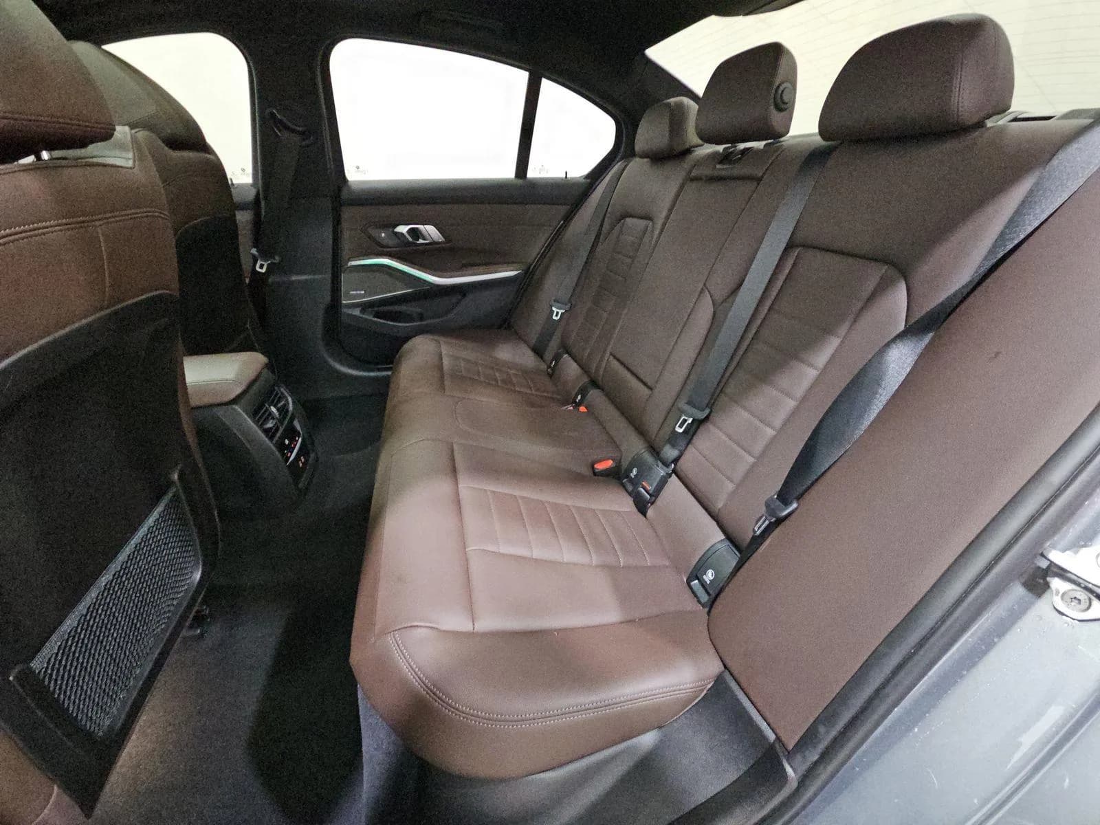 BMW 3 Series 330i MSPORT