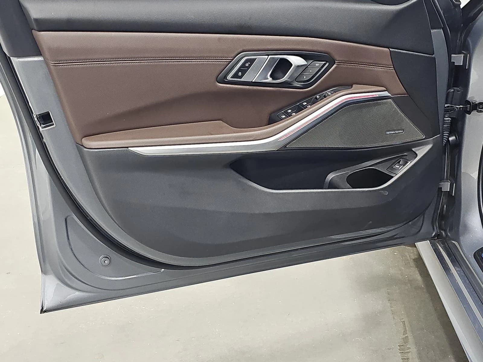 BMW 3 Series 330i MSPORT