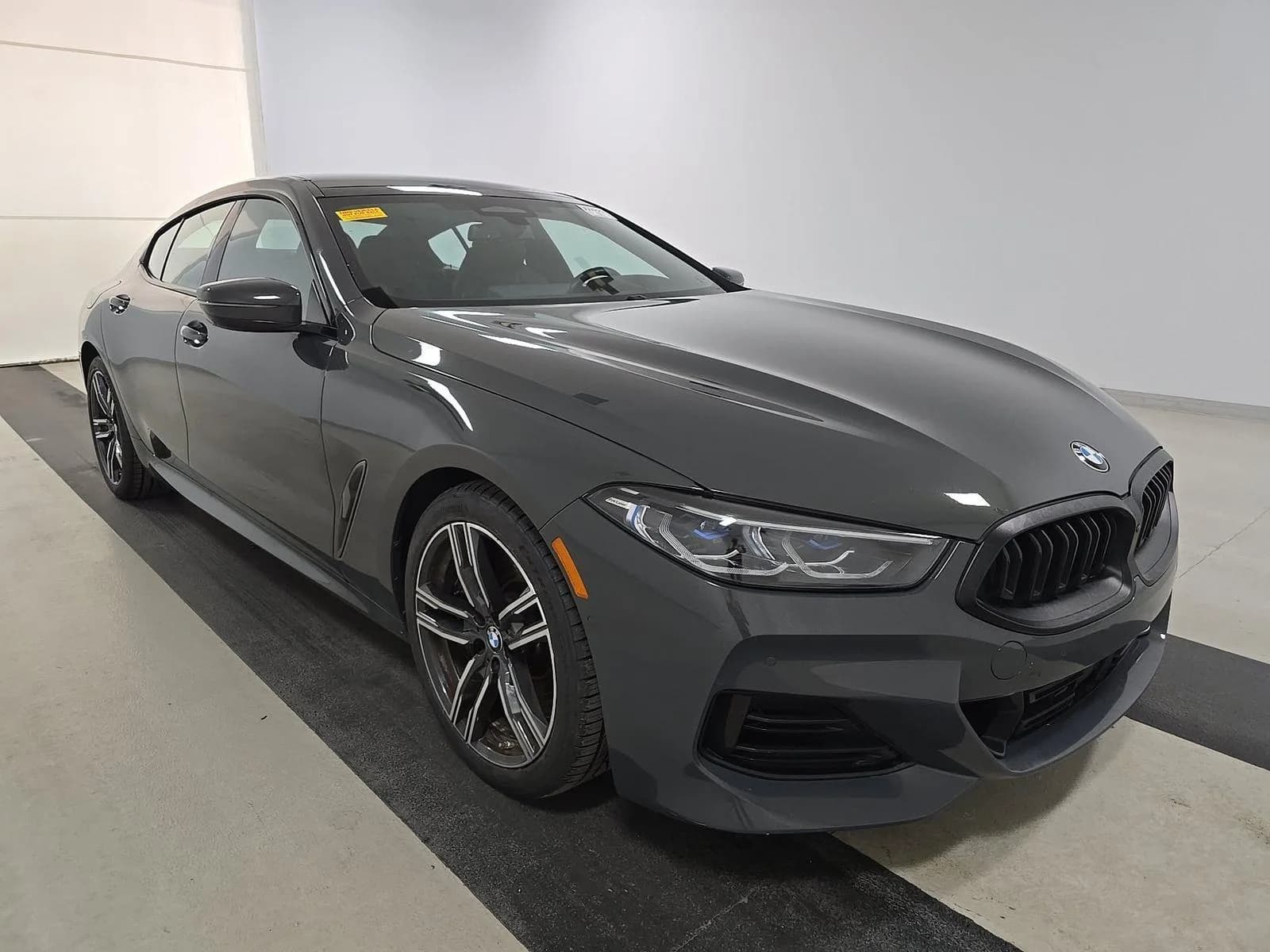 BMW 8 Series 840i xDrive — фото 3