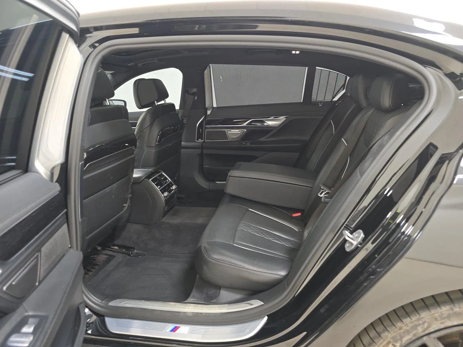 BMW 7 Series 740i