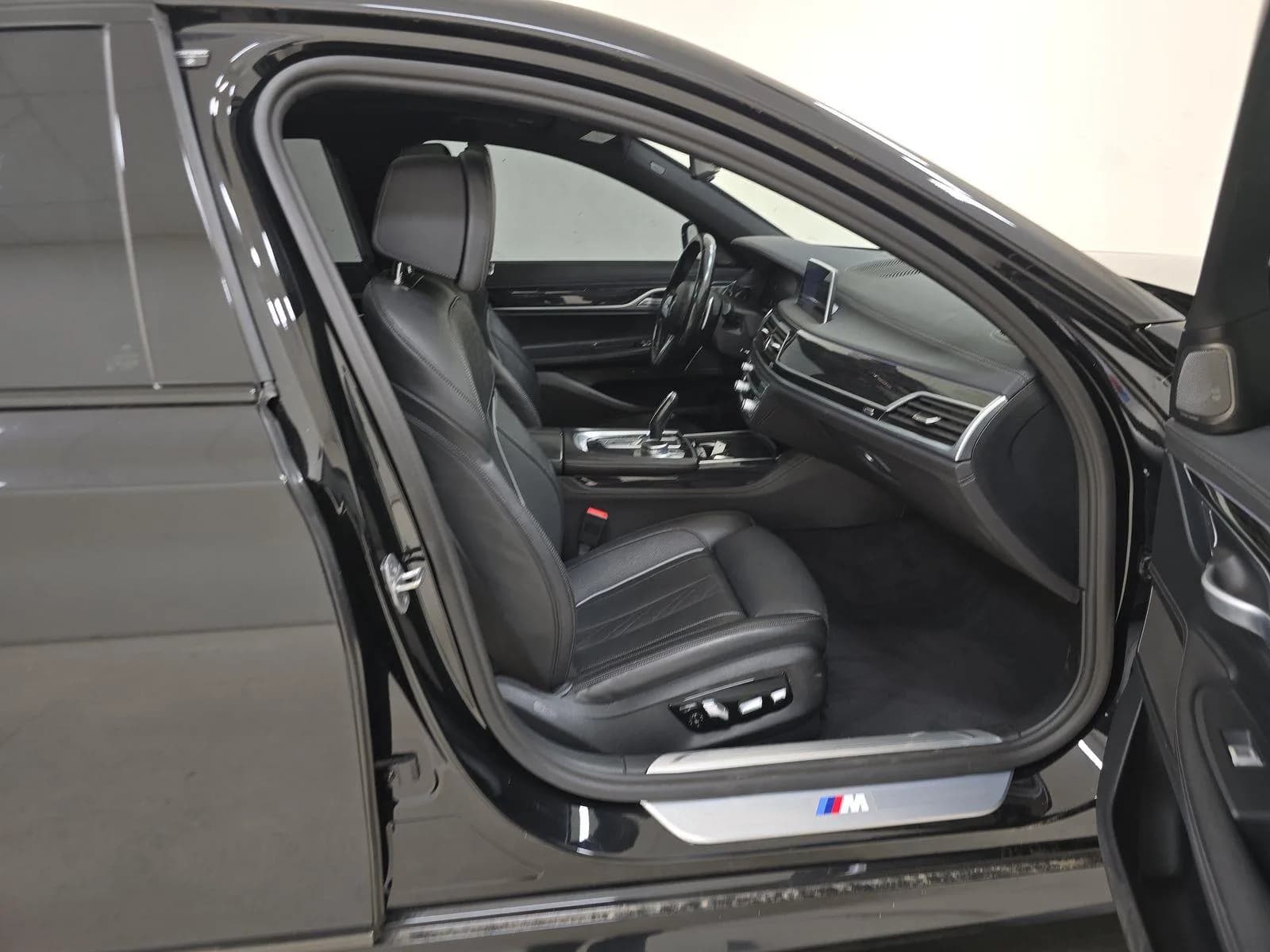 BMW 7 Series 740i