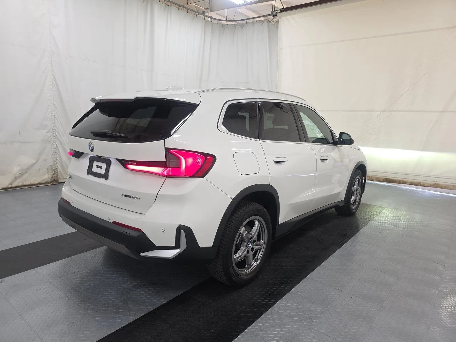 BMW X1 Xdrive28i — фото 4