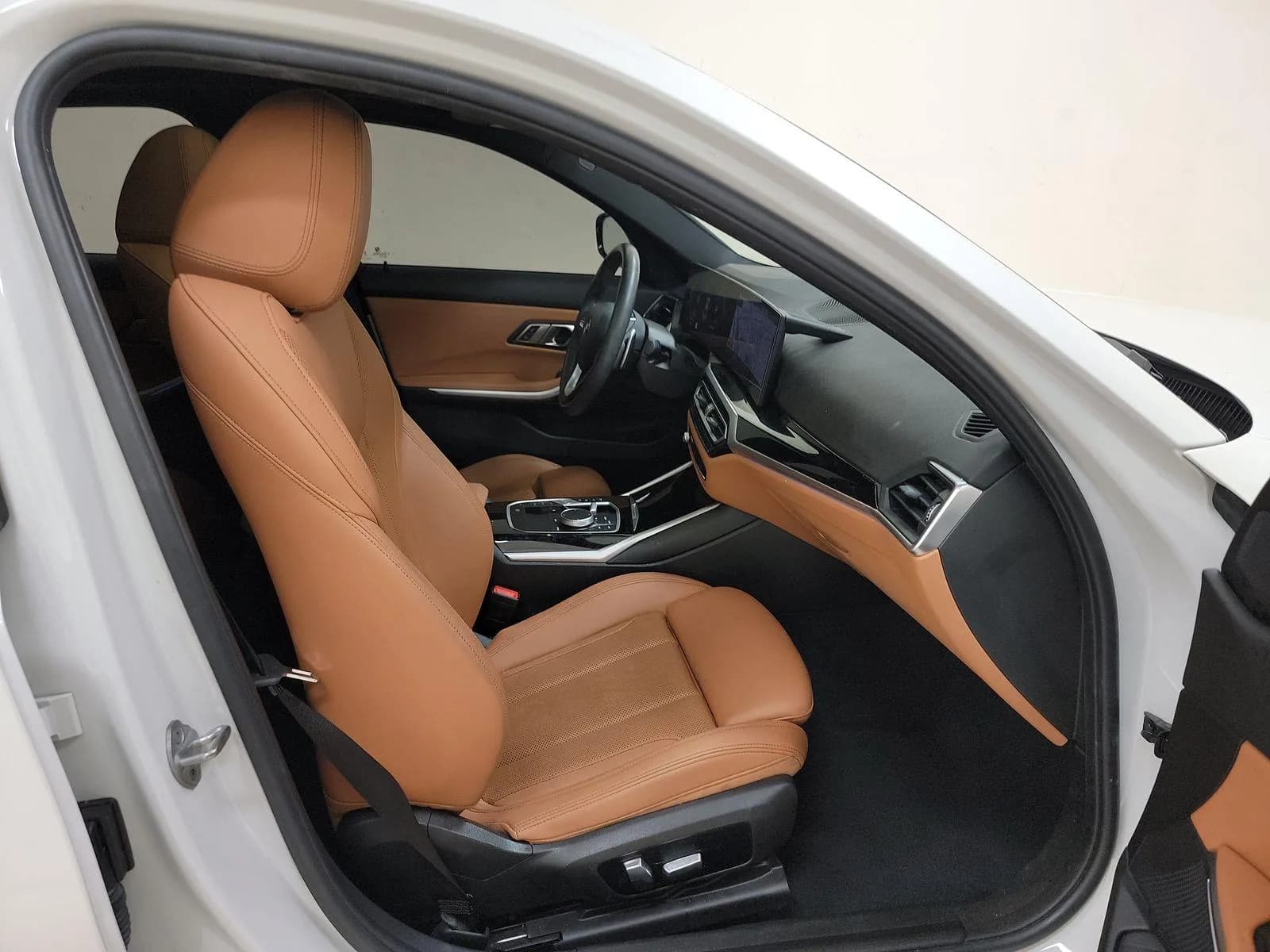 BMW 3 Series 330i