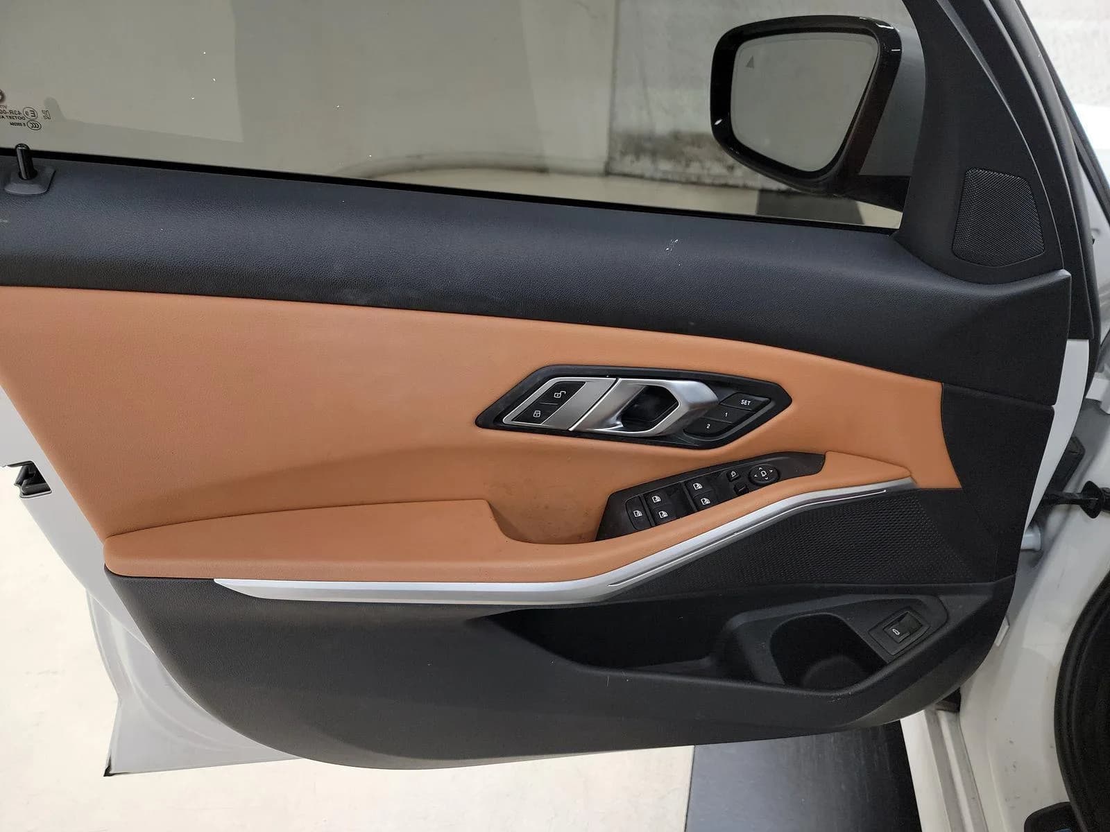BMW 3 Series 330i