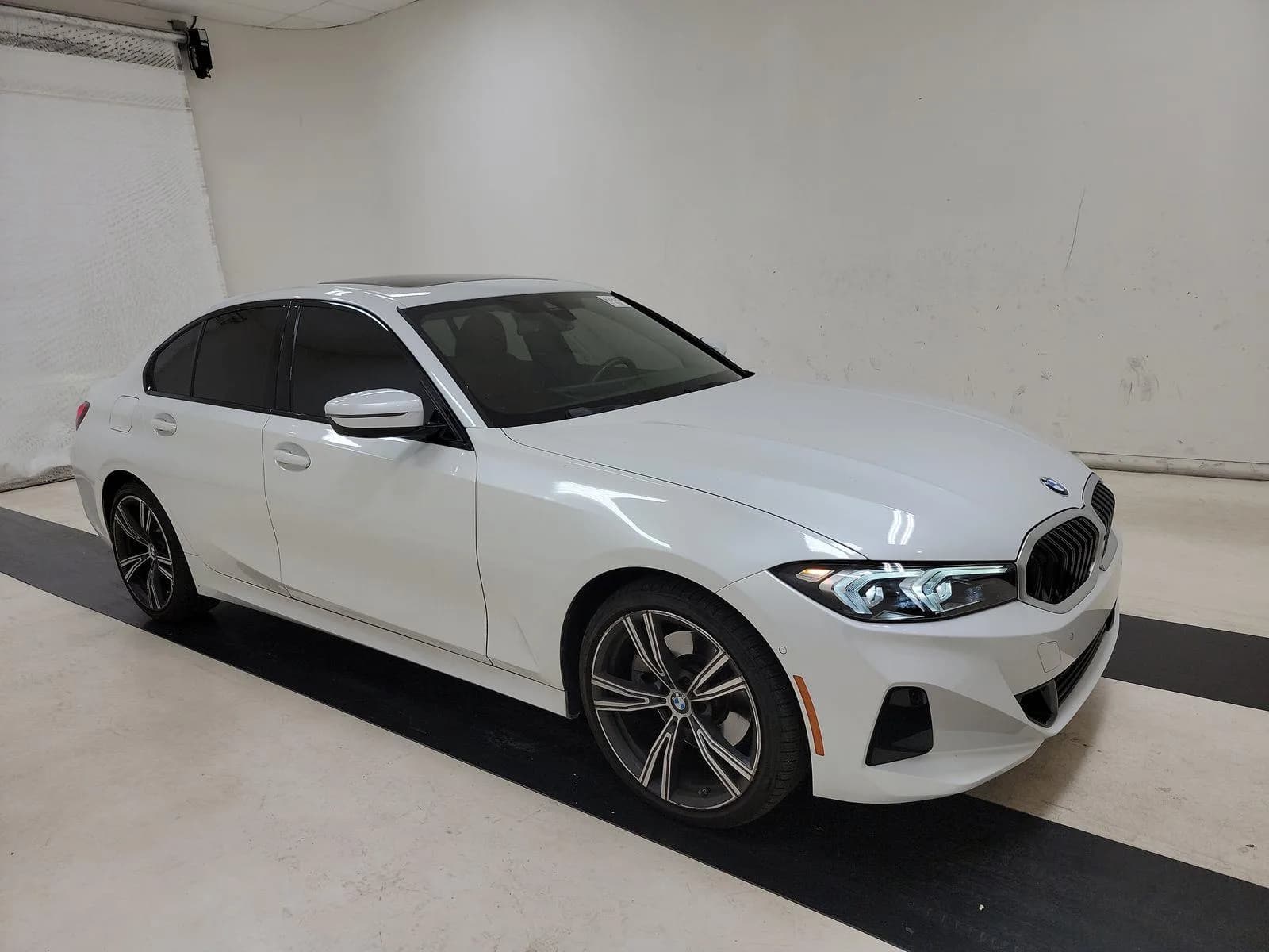 BMW 3 Series 330i
