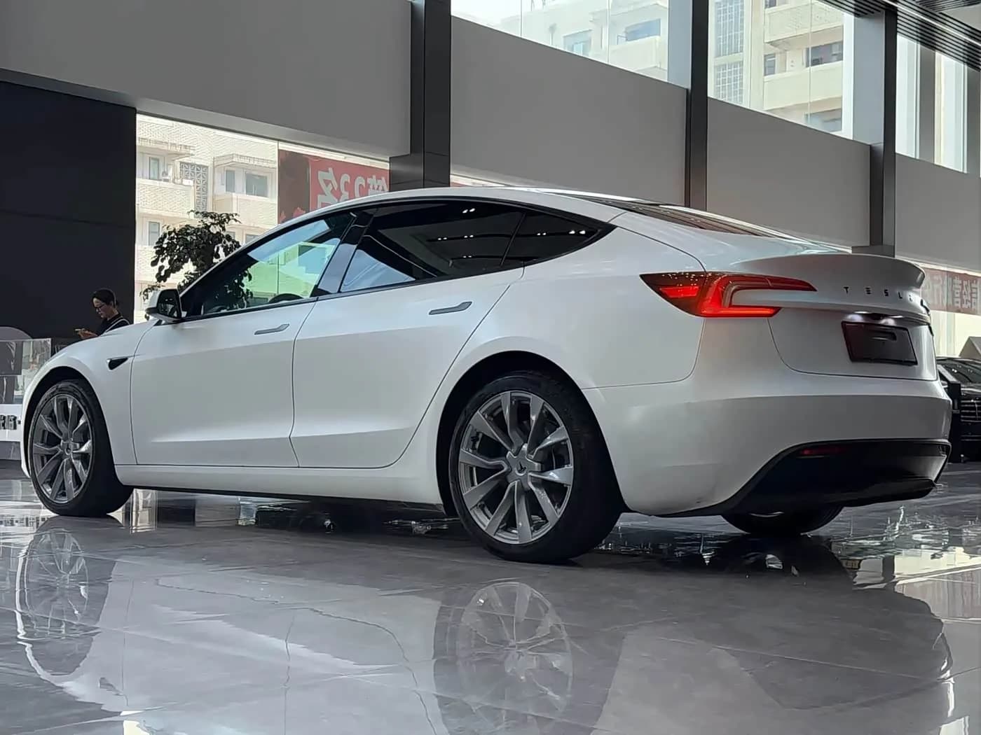 Tesla 3 Long Range All-Wheel Drive