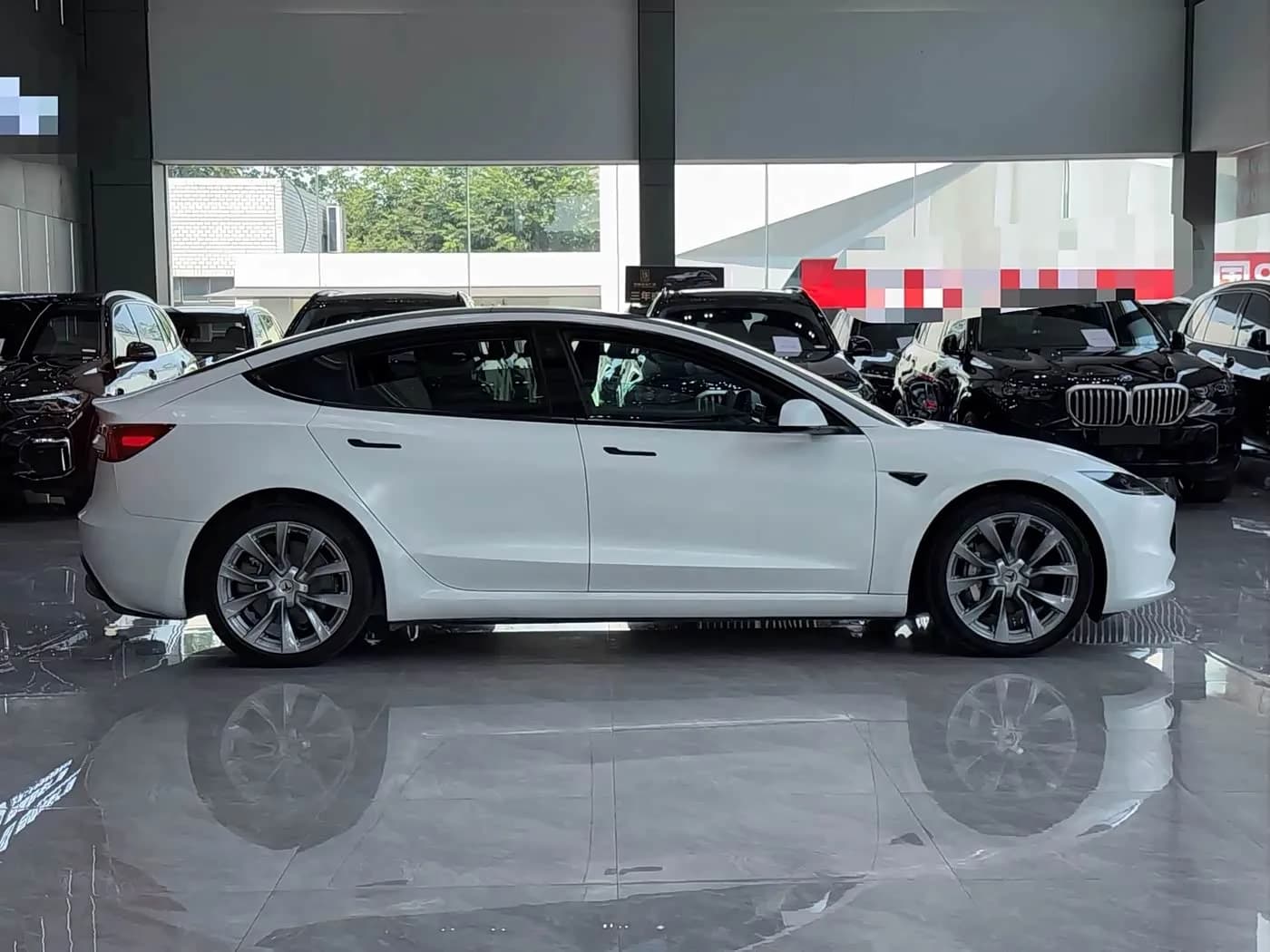 Tesla 3 Long Range All-Wheel Drive — фото 4