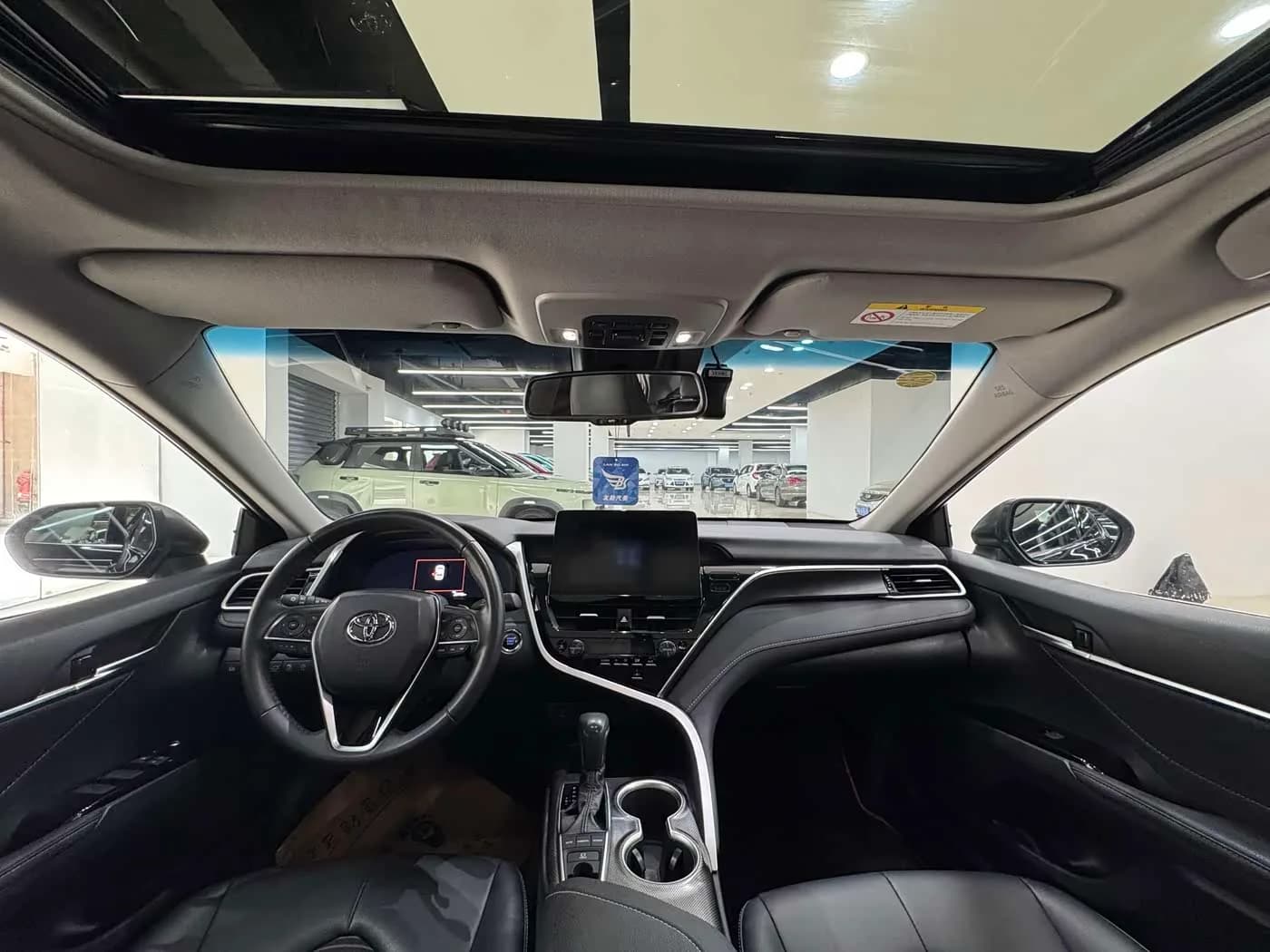 Toyota 2.5G Luxury Edition