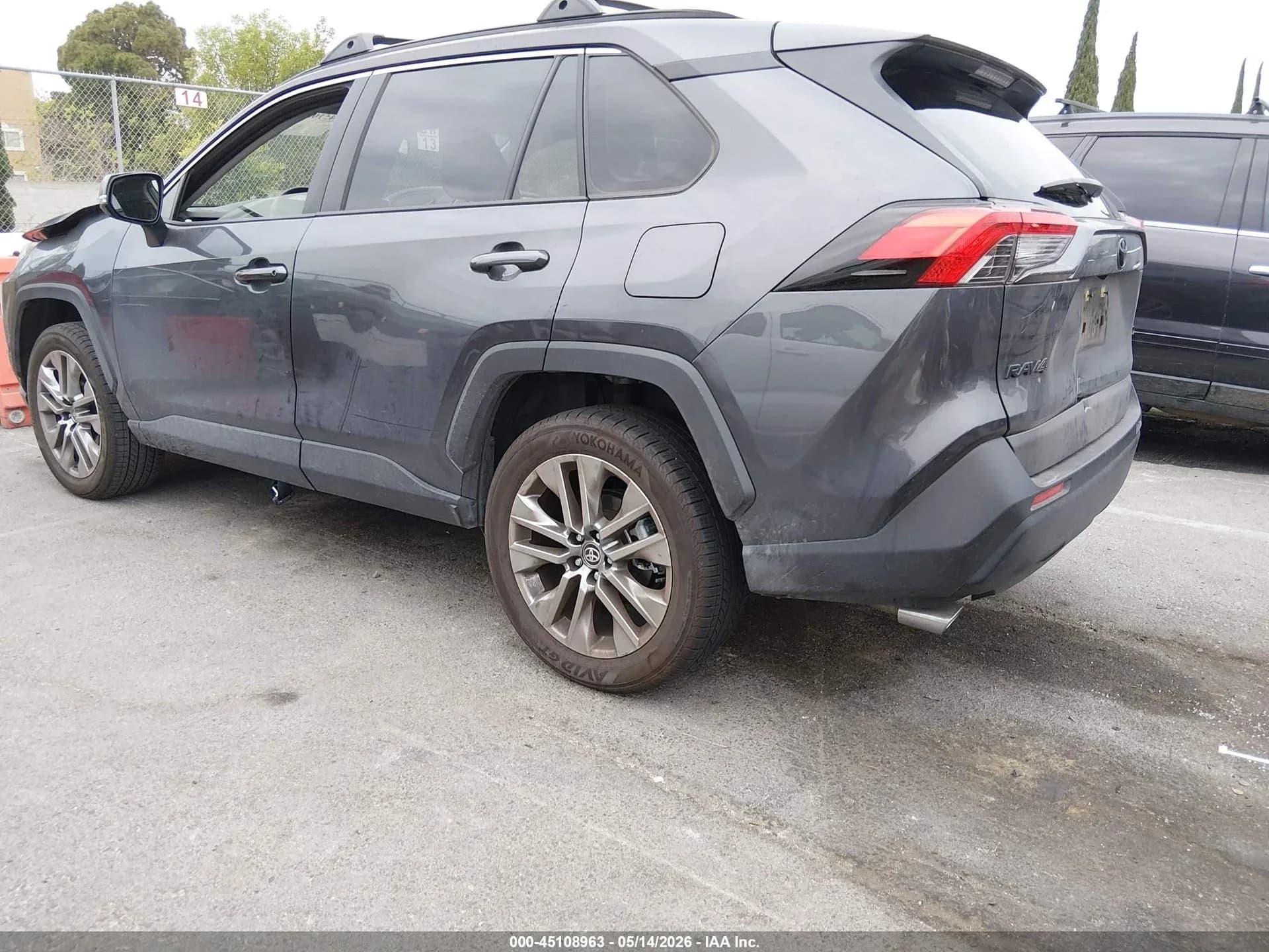 TOYOTA RAV4 XLE PREMIUM