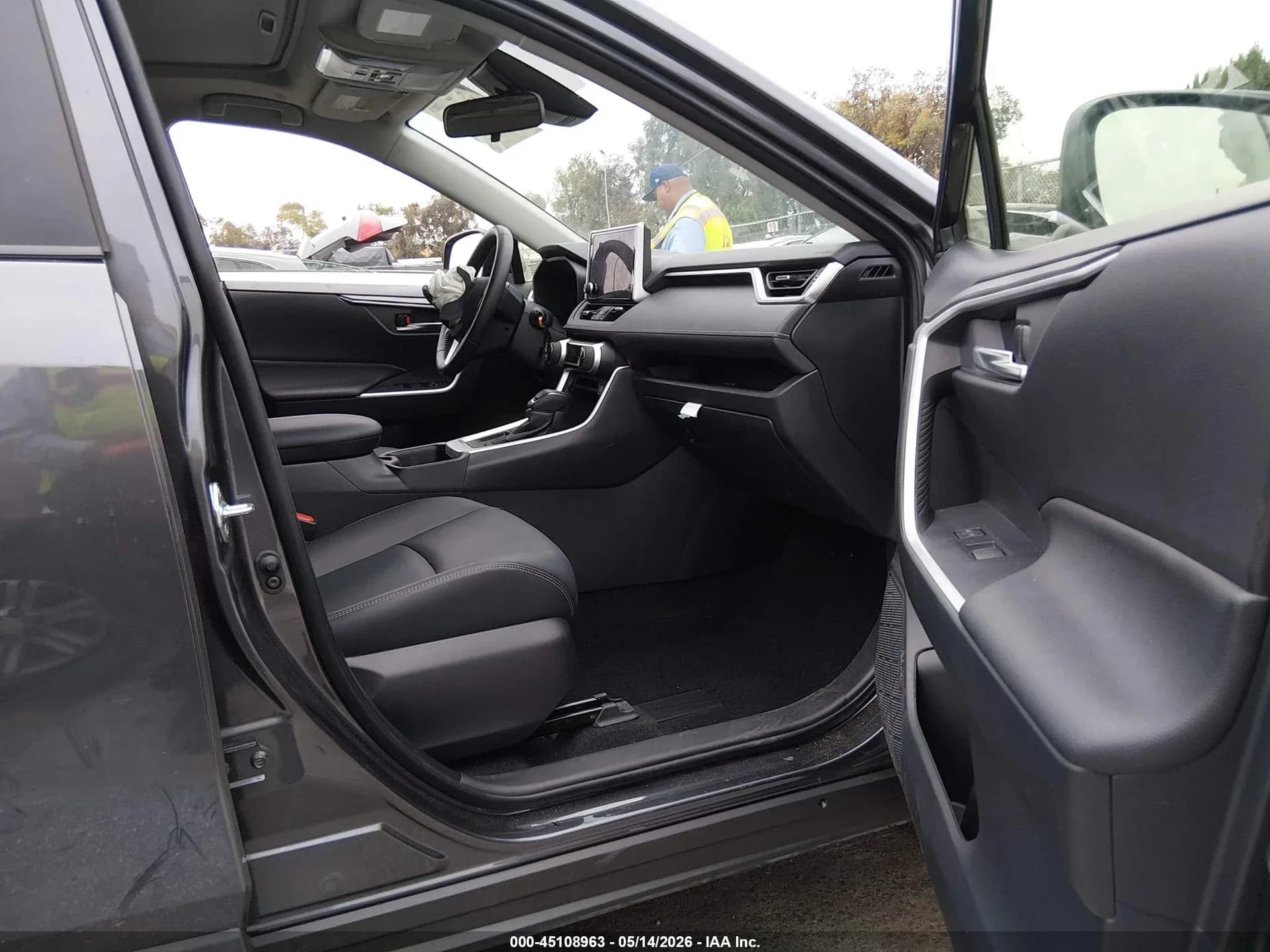 TOYOTA RAV4 XLE PREMIUM