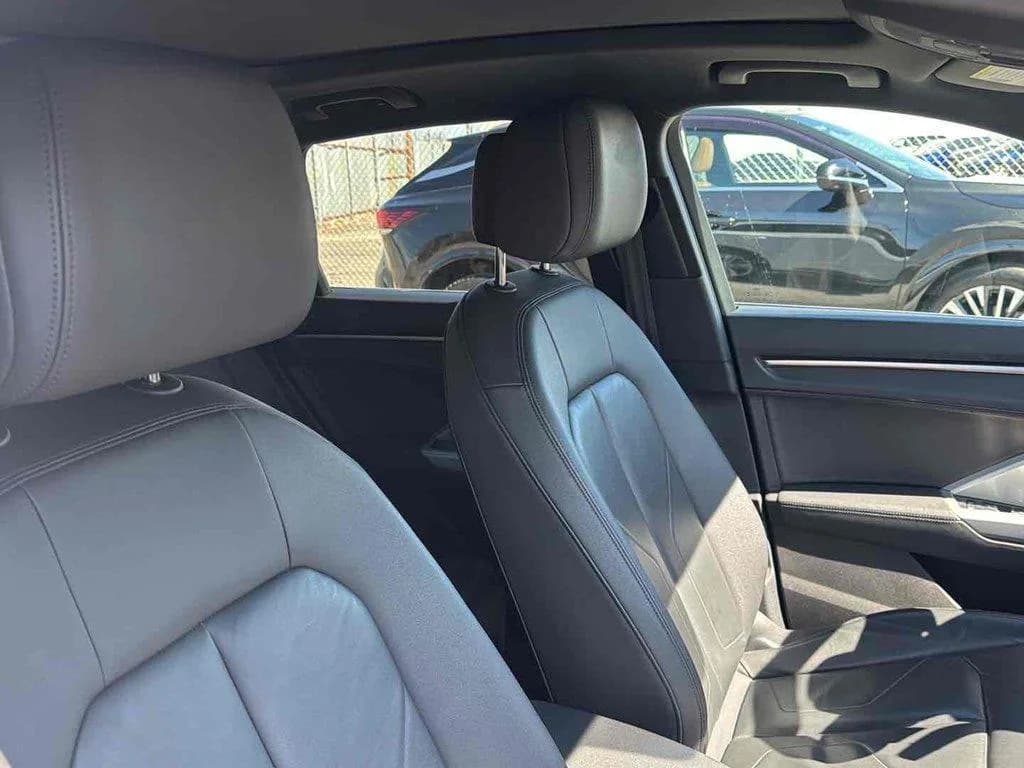 Audi Q3 Premium 45 TFSI S line quattro Tiptronic